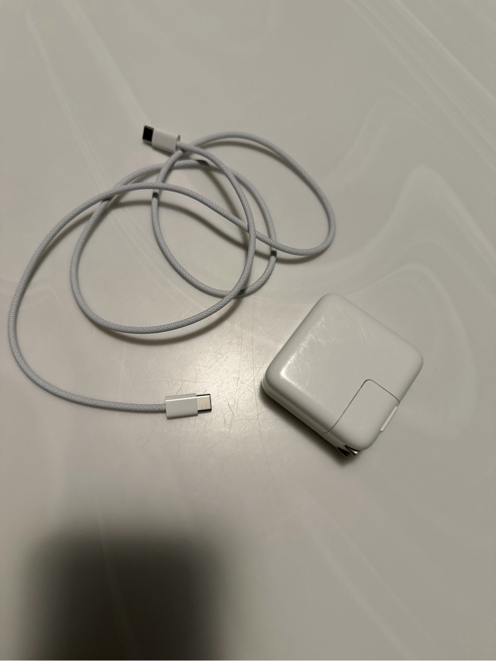 Apple MacBook Air 13.3” Silver Gray M1 Chip 2020 8GB with Charger and Case - Picture 5 of 6